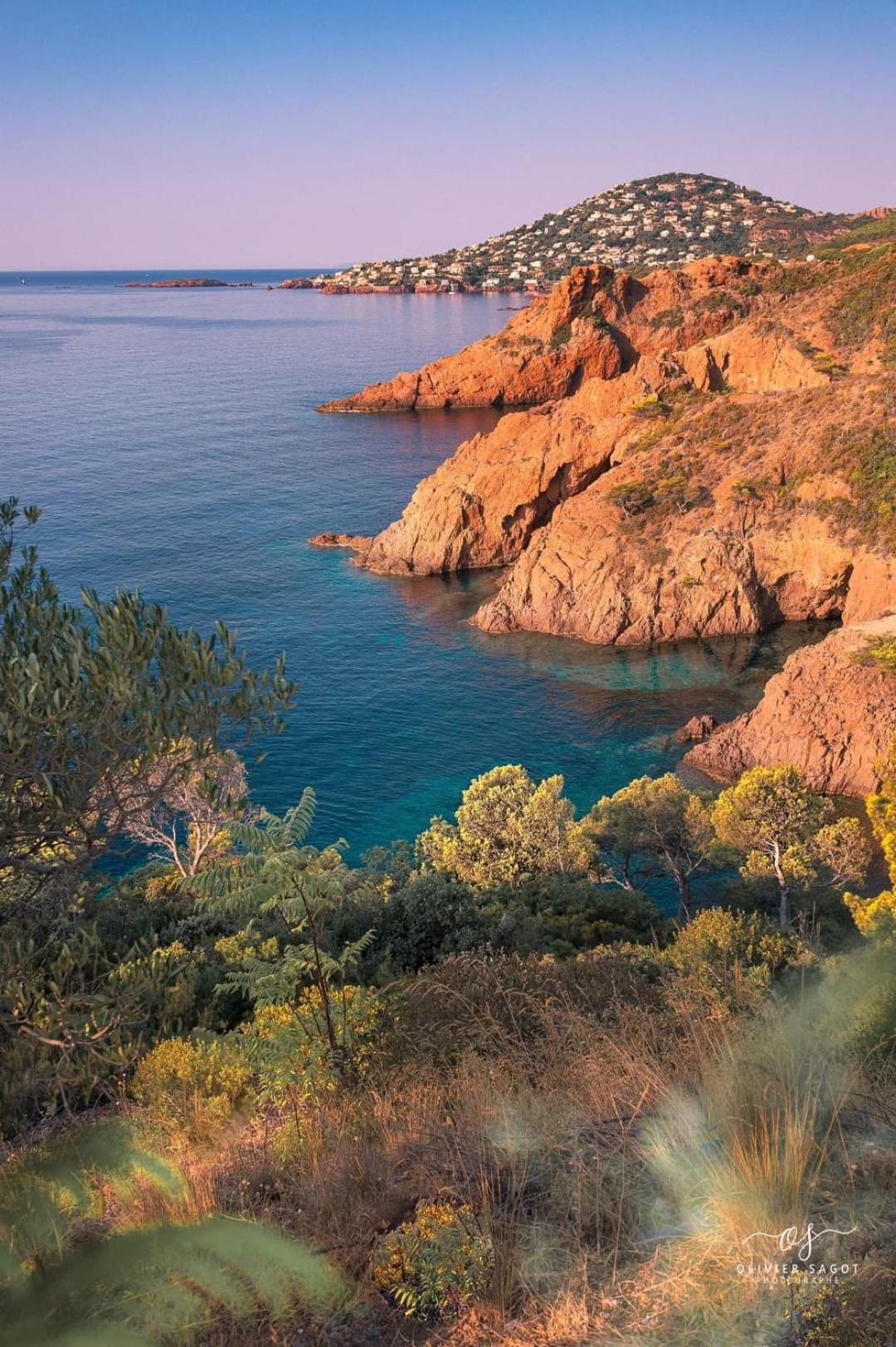 Petit Paradis Vue Mer- Plage Et Calanques A 3 Mn Saint-Raphael  Exterior photo